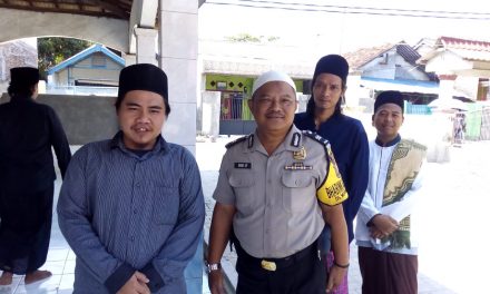 Bhabinkantibmas Desa Pisangan Jaya Aiptu Budi SY Sambang Majelis Pengajian