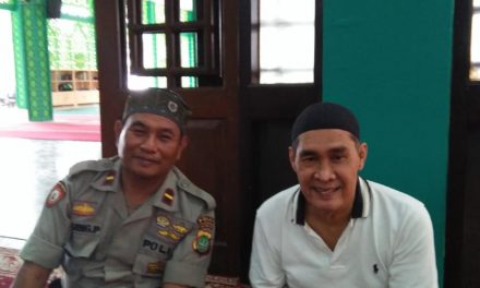 Panit Binmas Polsek Benda Berbaur Melaksanakan Sholat Zuhur Berjamaah