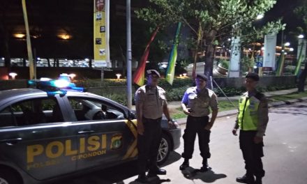 Patroli Sabhara Polsek Cipondoh Berikan Rasa Aman Bagi Warganya Yang Menikmati Akhir Pekan