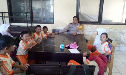 Sambangi Sekolah Sebagai Mitra Dalam Kunjungan Polisi Keliling Sekolah