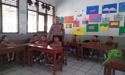 Jalin Sinergitas Dengan Pelajar Bahbinkamtibmas  Ds. Tanjung Burung kec. Teluknaga Kunjungi SDN