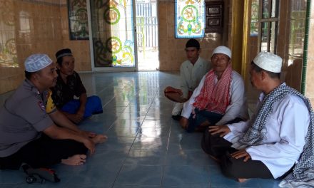 Panggilan Adzan Berkumandang Bripka Azis Amri Kunjungi Masjid Sholat Berjamaah