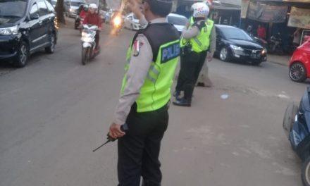 Cegah Kemacetan Hari Senin, Unit Lantas Polsek Benda Hadir Di Tengah Jalan