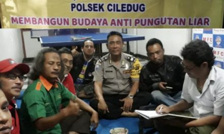 BHABINKAMTIBMAS KELURAHAN LARANGAN UTARA AIPTU DJAINI GIAT SOSIALISASI SABER PUNGLI DI RUKO PERUMAHAN PURI BETA SATU .