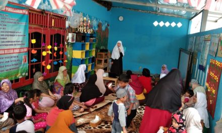 Perkumpulan Rumah keluarga Indonesia (RKI) melakukan Baksos dalam rangka menyambut hari ibu di SPKK kecamatan batu ceper kota Tangerang (Sponsor Caleg dari Partai PKS)