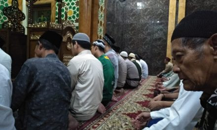 Shubuh berjamaah Binmas Kelurahan Neglasari di Nur Attaubah