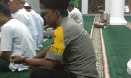 Sholat Subuh Berjamaah Salah Satu Cara Mendekatkan Warga Dengan Bhabinkamtibmas Polsek Benda