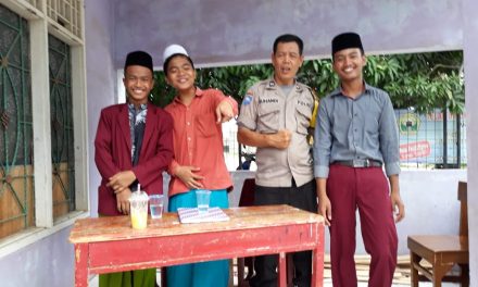 Kunjungi Pondok Pesantren Aiptu Suhandi Jaga Kedekatan Dengan Para Santri