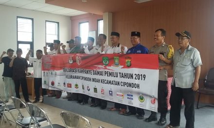 Bhabinkamtibmas Polsek Cipondoh Kawal Deklarasi Kampanye Damai Bersama Perwakilan Partai