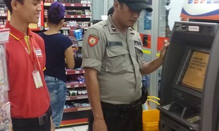 Patroli Biru Polsek Neglasari pantau mesin ATM di Minimarket