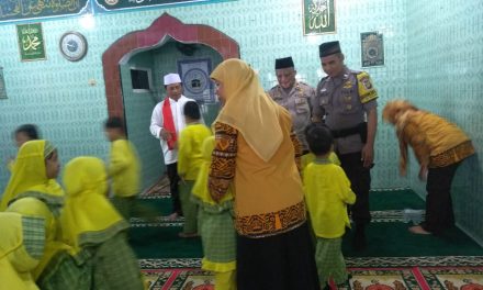 Kanit Binmas Polsek Neglasari bersama Da’i Kamtibmas dalam Program Polsantren