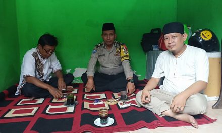 Belasungkawa Binmas Kelurahan Karang Anyar atas musibah yang menimpa warga