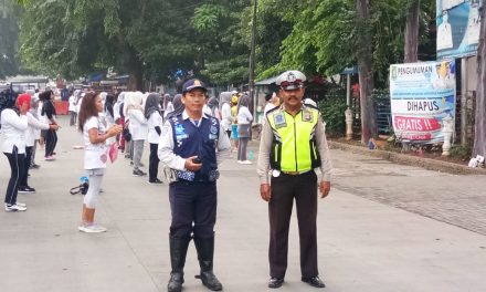 Bersama Dishub, Polantas Polsek Jatiuwung Pengamanan Car Free Day di Jl. Prambanan Cibodas