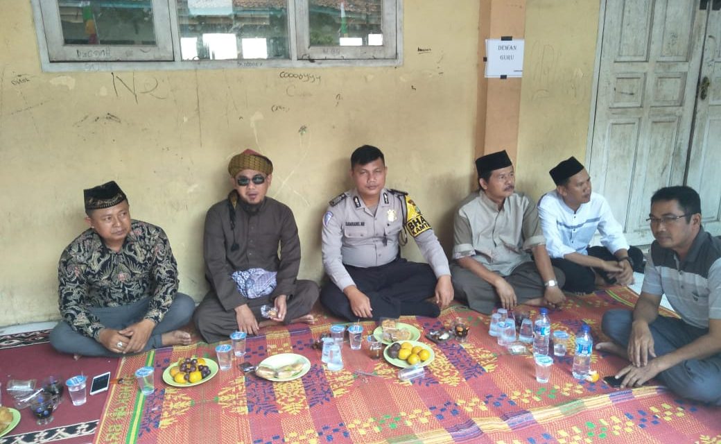 Bripka Bambang Binamas Ds Kiara Payung hadiri acara Syukuran Pembangunan Sekolah