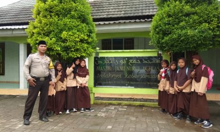 Kunjungan Aiptu Sulaiman jalin kedekatan Positif dengan Masyarakat Sekolah