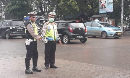 Pengaturan Unit Lalu lintas pagi hari di jalan Marsekal Suryadharma