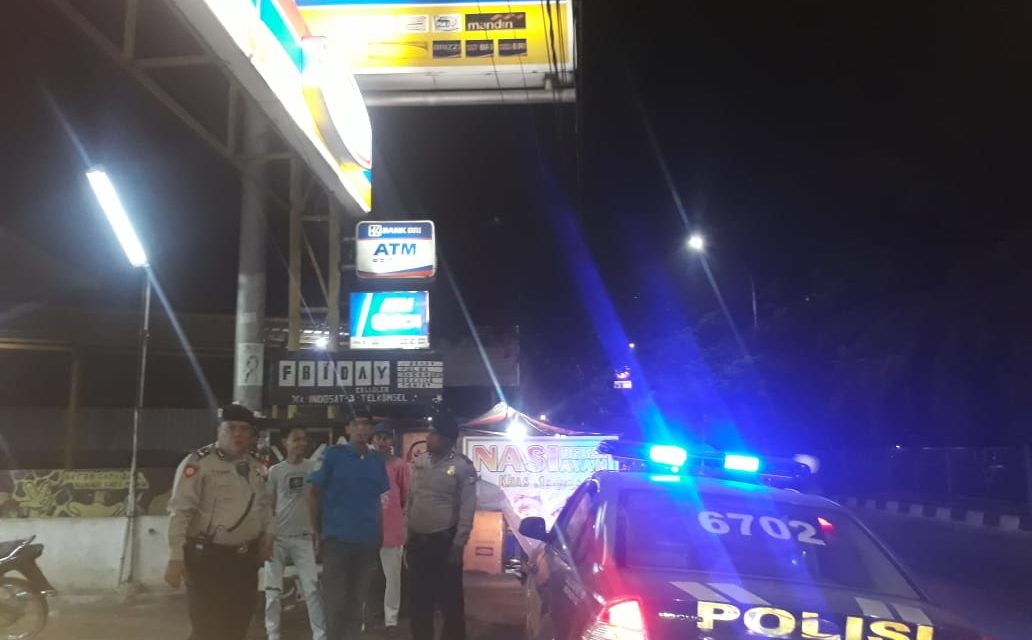 Aiptu Teddy Hermawan gelar Patroli dialogis dengan Juru parkir Minimarket