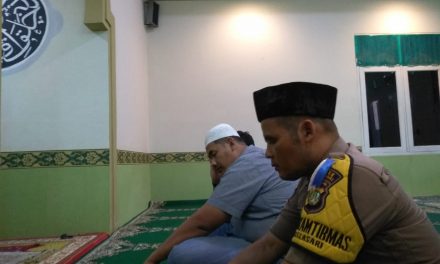 Pesan Kamtibmas Bhabinkamtibmas pada Jamaah usai shubuh berjamaah