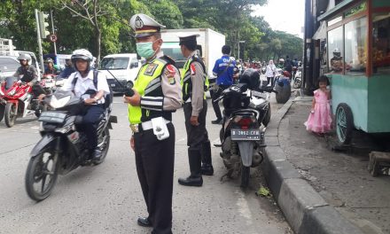 Pelayanan Prima Kepolisian sore hari antisipasi bubaran Karyawan