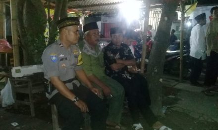 Binmas Kelurahan Neglasari melayat ke rumah duka warga