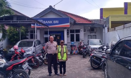 Bhabinkamtibmas Sambangi Bank BRI Temui Nasabah Tingkatkan Kewaspadaan