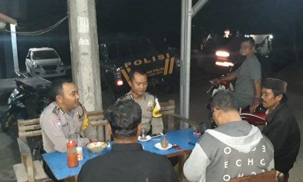 PATROLI BIRU DENGAN SAMBANG DIALOGIS DAN STRONG POINT TEMUI WARGA ANTISIPASI KEJAHATAN 3C