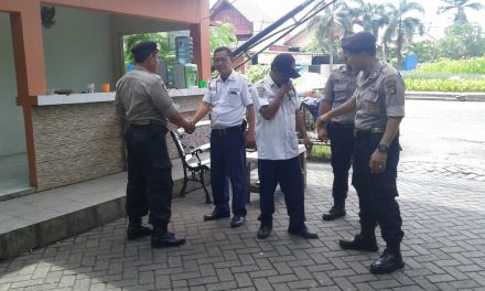 Ciptakan Kondisi Aman Anggota Sabhara Polsek Cipondoh Patroli ke Kawasan Perumahan