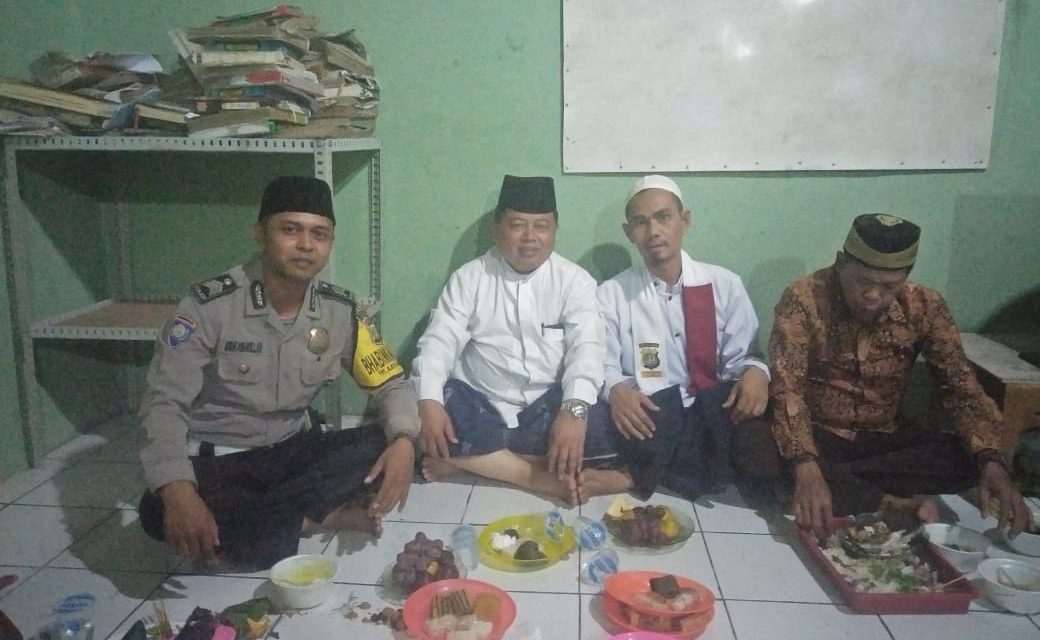 Bhabinkantibmas Polsek Sepatan Brigadir Sidik Ammarullah menghadiri acara maulid nabi besar Muhammad Saw 1440 H