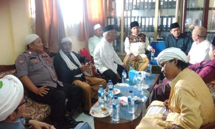 BHABINKAMTIBMAS DS. BABAKAN ASEM SAMBANGI TOKOH AGAMA DAN TOMAS DALAM RANGKA SILATURRAHIM.