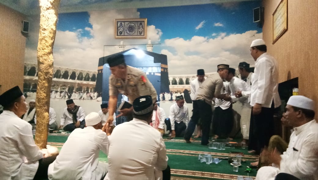 Pererat Tali Silaturrahmi Kapolsek Teluknaga Bersama Ulama Saat Pengajian Majlis Taklim Nurul Ka’bah