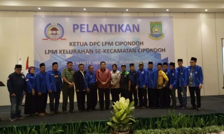 Anggota Polsek Cipondoh Hadiri Pelantikan Ketua LPM Cipondoh