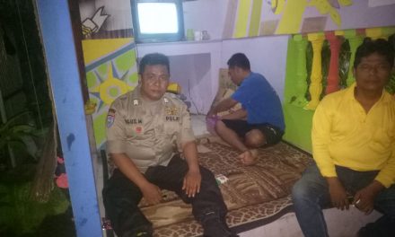 Bhabinkamtibmas Polsek Cipondoh Ikut Ronda Malam Bersama Warganya