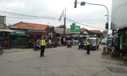 Unit Lalu Lintas Polsek Teluknaga Urai Kepadatan Arus Lalu Lintas Dititik Rawan Macet