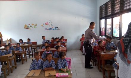 MANFAATKAN GIAT POLKISS BHABINKAMTIBMAS DESA RAWA BURUNG  SAMBANG SEKOLAH SD AL HIDAYAH