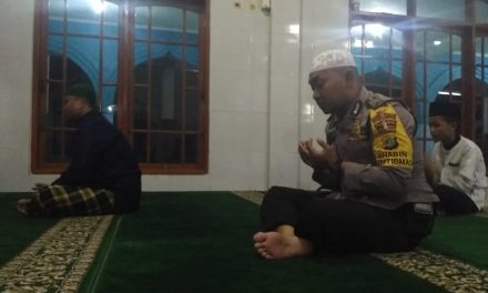 Panggilan Adzan Berkumandang Bhabinkamtibmas Ds. Salembaran Jati Sholat Subuh Berjamaah Dimasjid