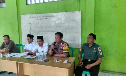 Bhabinkamtibmas Ds. Babakan Asem Bersama Babinsa Hadiri Rapat Badan Permusyawaratan Desa