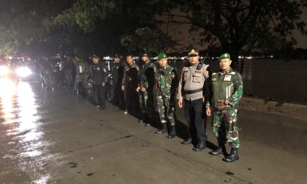 Makin Solid, Polsek Jatiuwung Patroli Bersama Koramil dan Yonif 203/AK Amankan Malam Pergantian Tahun