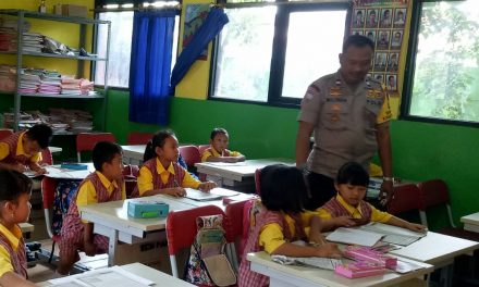 Sambang Polkis Aiptu Mulyadih Ajak Tolak Terhadap Narkotika Kepada Siswa