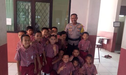 Kunjungan Polkis Bhabinkamtibmas Polsek Cipondoh Cegah Peredaran Narkoba Dikalangan Pelajar