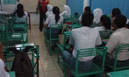 BHABINKAMTIBMAS LARANGAN SELATAN AIPTU NASRUDIN MELAKSANAKAN GIAT POLISI CINTA SEKIOLAH