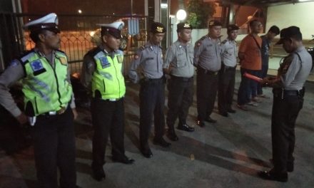 PAWAS IPTU SUHARTO, S, sos PIMPIN KEGIATAN MALAM OPS CIPKON DI WILAYAH POLSEK BATU CEPER