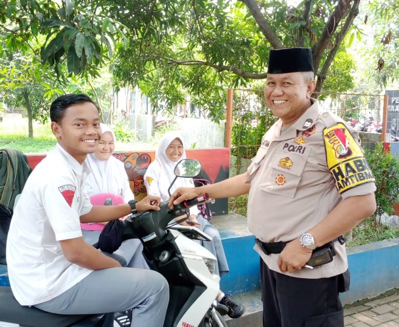 Polkis Salah Satu Cara Bhabinkamtibmas Polsek Cipondoh Cegah Kenakalan Remaja