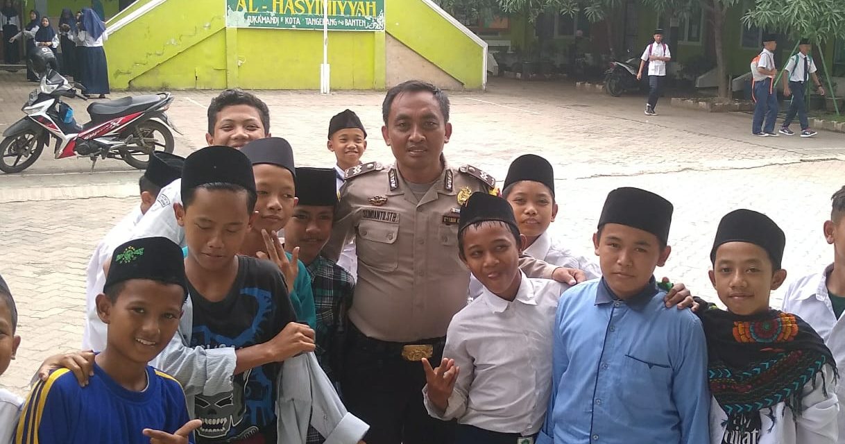 Bhabinkamtibmas Karangsari sambangi dan imbau para Santri Al Hasyimiyyah