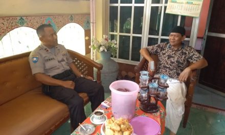 Panit Binmas Polsek Neglasari sambangi KH. Ishaq Nadjib