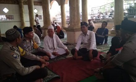 Shalat Jum’at bersama warga, Kanit Binmas ajak warga perangi Hoax dan Radikalisme