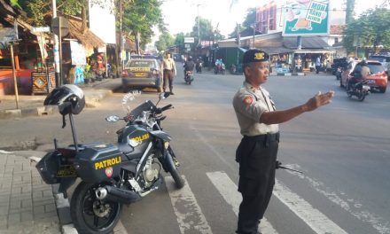 Sabhara Polsek Neglasari antisipasi kemacetan pagi hari di simpang tujuh