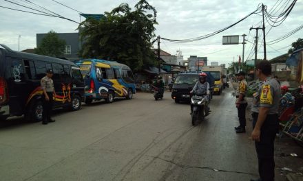 PENGGELARAN PERSONIL POLSEK TELUKNAGA BENTUK PELAYANAN PENGATURAN LALU LINTAS DITITIK RAWAN MACET