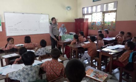 INGATKAN PELAJAR UNTUK BERBHAKTI KEPADA ORANG TUA BHABINKAMTIBMAS DESA TANJUNG PASIR  SAMBANG KESEKOLAH SDN TANJUNG PASIR I