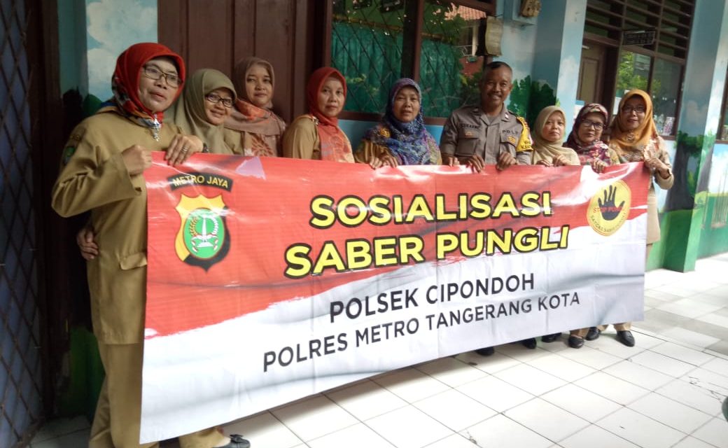 Sambangi Sekolah Aiptu Sukarno  Berikan Sosialisasi Saber Pungli