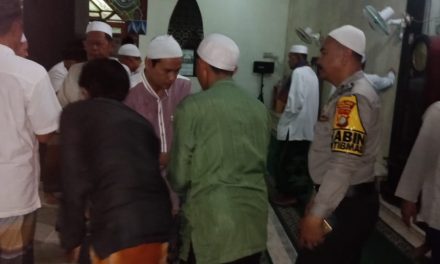 Kunjungi Masjid Saat Panggilan Adzan Berkumandang Bhabinkamtibmas Sholat Subuh Berjamaah